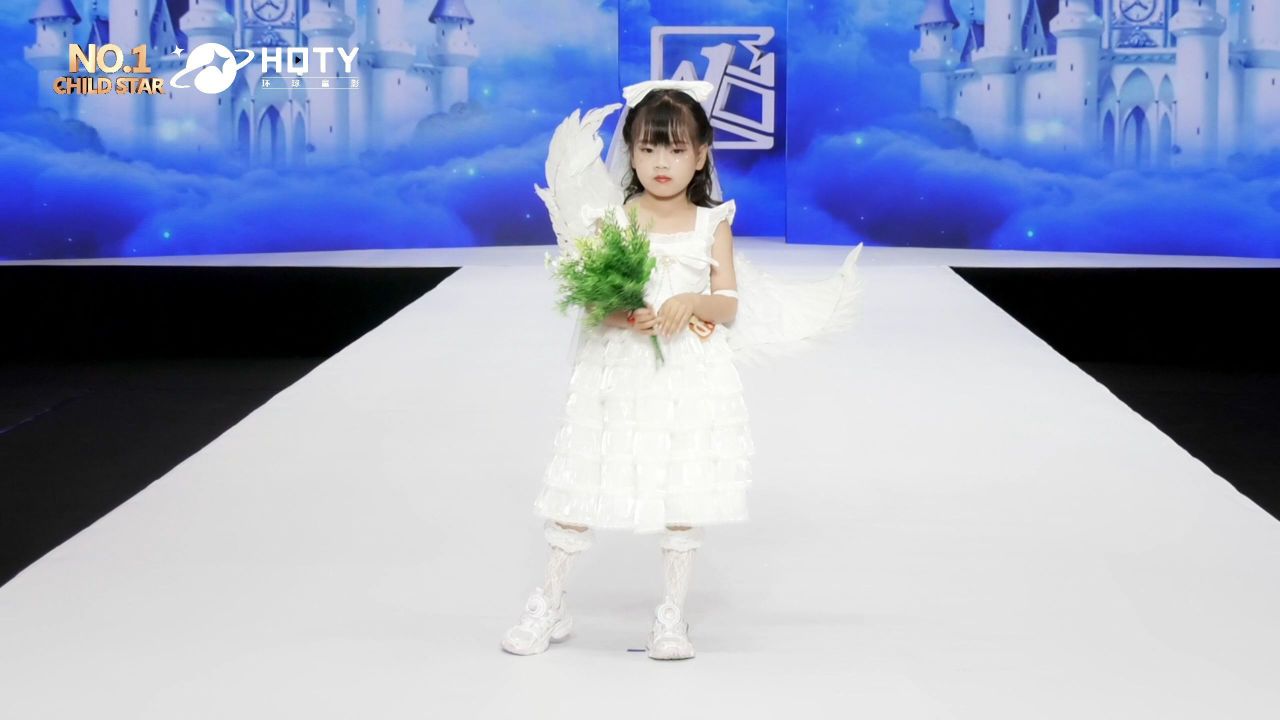 第一童星国际模特大赛环球童影杨明月t台秀