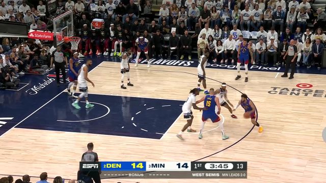 得分手拿把攥！穆雷借约老师挡拆中投稳稳命中