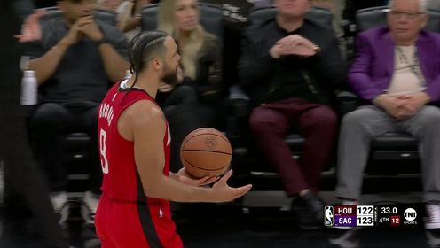 《NBA全场集锦》很关键的判罚！生死时刻裁判连吹2次狄龙抢球犯规