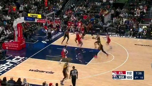《NBA全场集锦》卡林顿飞身杀出直接抄截 普尔快马加鞭上演双手虐筐