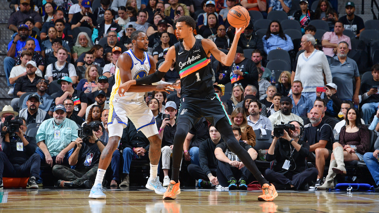 勇士125-120马刺 库里46+5+5力压文班亚马31+15+10