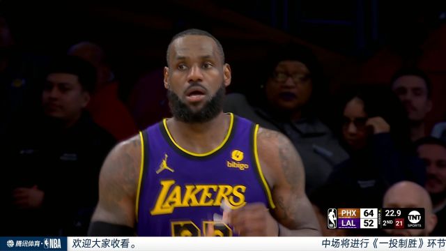 神来之笔！詹姆斯脑后长眼不看人疾传助攻拉塞尔勾手上篮