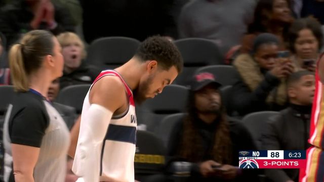 全靠演技！库兹马背运慢三步假投真传 琼斯底角接球一发入魂