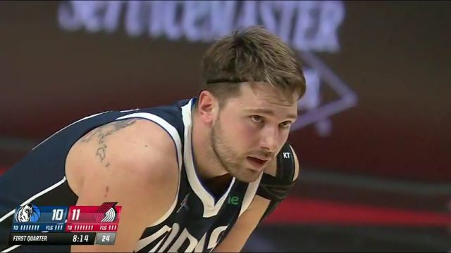 NBA常规赛：独行侠vs开拓者第1节英文原声回放