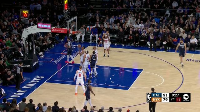 心急吃不了热豆腐！东契奇人缝游走拉杆上篮轻轻松松