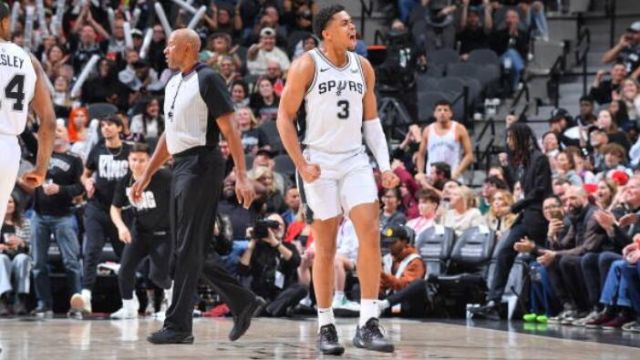凯尔登-约翰逊vs公牛集锦 全场26+5能里能外表现全面