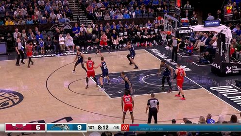 《NBA全场集锦》配合默契！卡鲁索持球突破妙传助攻武切维奇抛投打进