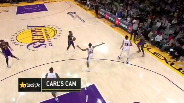 魔术师附体？！拉塞尔刁钻角度高难击地助飞老詹