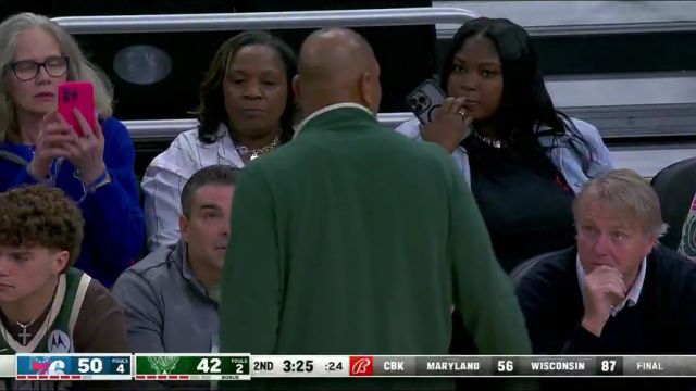 NBA常规赛：费城vs雄鹿英文原声全场回放