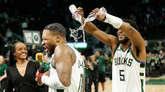 国王vs雄鹿五佳球 福克斯窒息绝平 利拉德极限三分绝杀改命