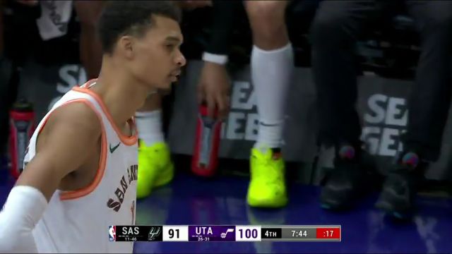 NBA常规赛：马刺vs爵士英文原声全场回放