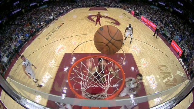 勒维尔突破上篮未中 艾伦跟进发难双手补扣