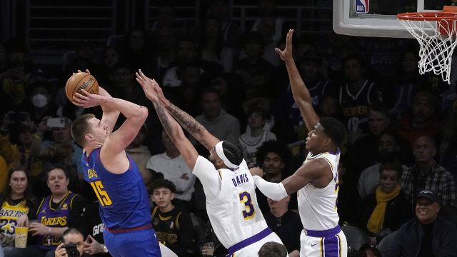 约基奇vs湖人集锦 全场拿下35+10+7全面数据关键时刻一波带走湖人