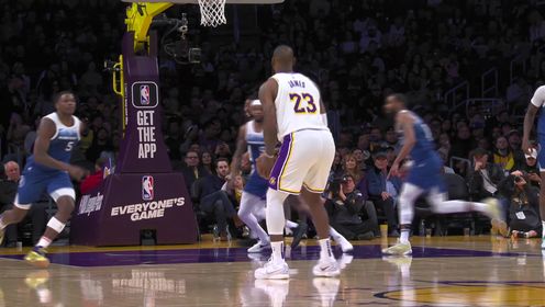 《TOP时刻》11日NBA最佳镜头 詹姆斯点飞华子直插腹地滑翔战斧