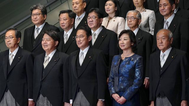 社民党代表访华道歉当天,日本政坛三大派系解散