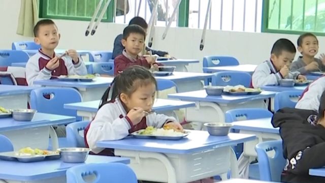 广东一地要求校领导与学生同餐!强化校领导陪餐制度