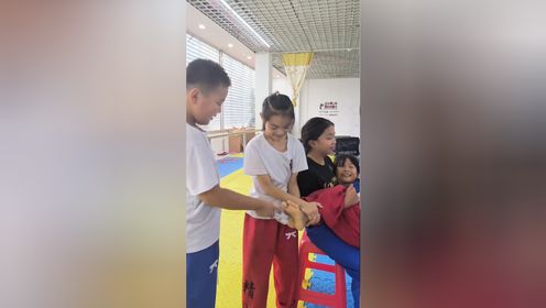 挠脚心，开心最重要_高清1080P在线观看平台_腾讯视频