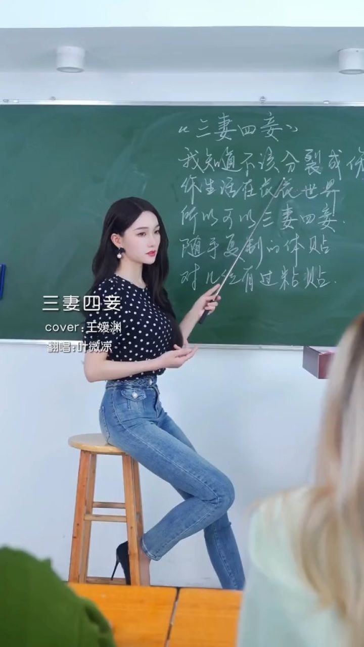 这世间的真话本就不多,一女子的脸红,胜过一段对白