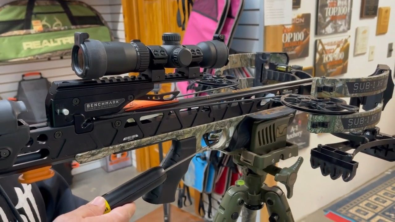 国外合法拍摄高磅复合弩黑风t3黑风t2绞盘弩欣赏