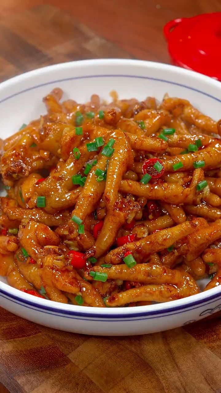 不知道吃什么的时候,一定要试试这道蒜香鸡爪,香辣入味