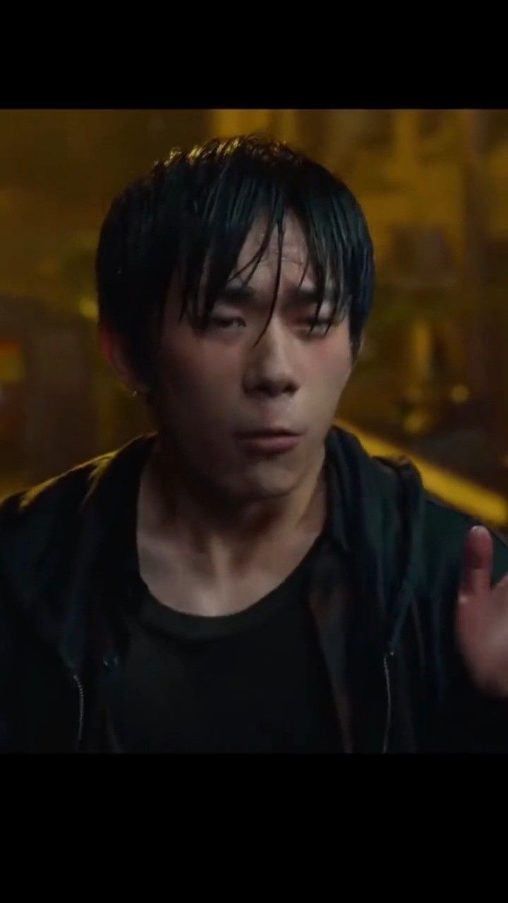 成长的烦恼算什么?易烊千玺 送你一朵小红花