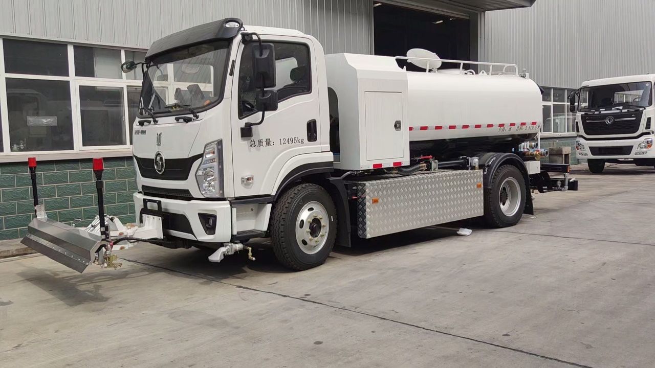 楚胜牌12吨纯电动清洗车--电动洒水车集高低压于一体,可根据客户要求
