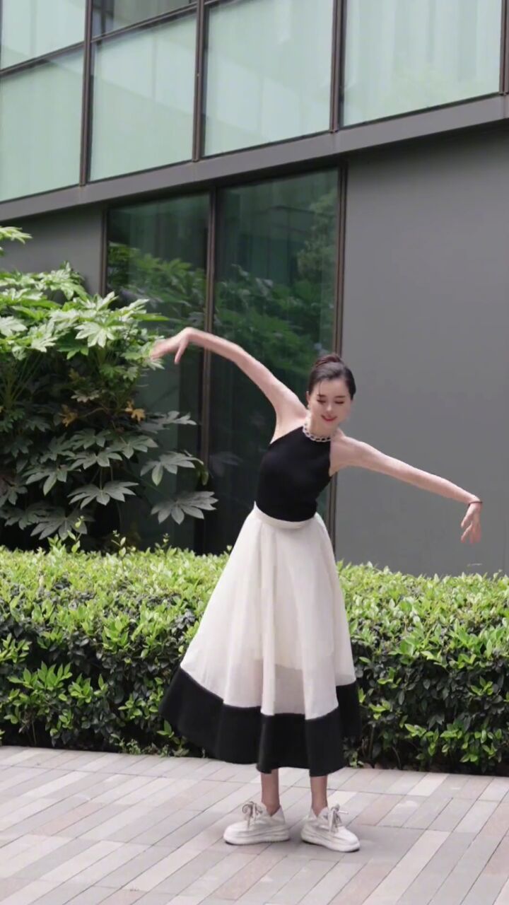 我的九寨 走进你们心里了吗#民族舞 #主持人晓冰