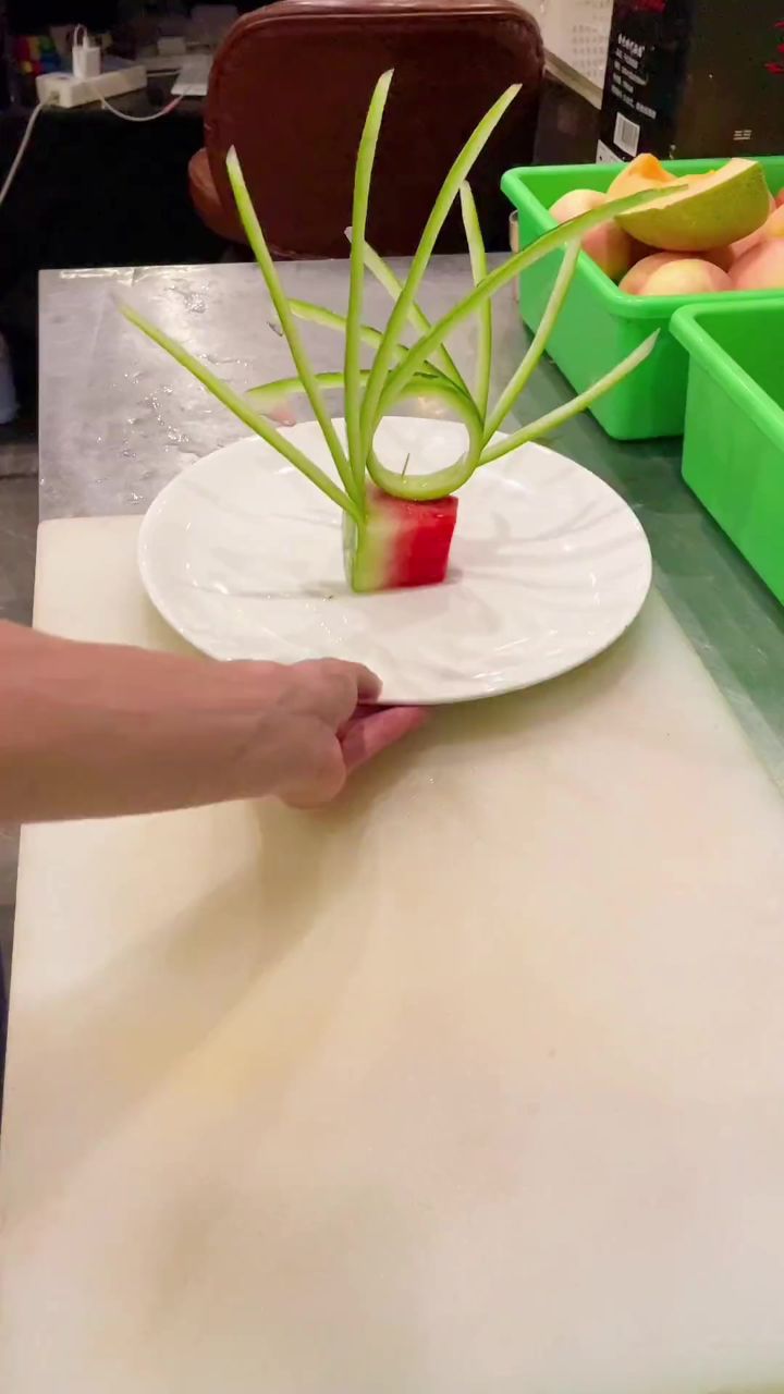 一款简单易学的西瓜皮拉花教程,一起来学习吧