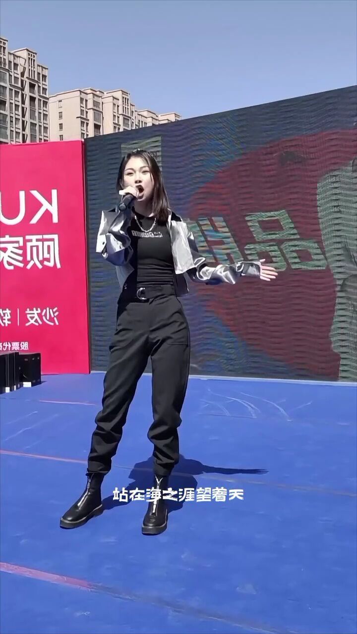 属于我的初夏开场白 站在海之涯望着天,一幕幕的再回首 #阿悠悠
