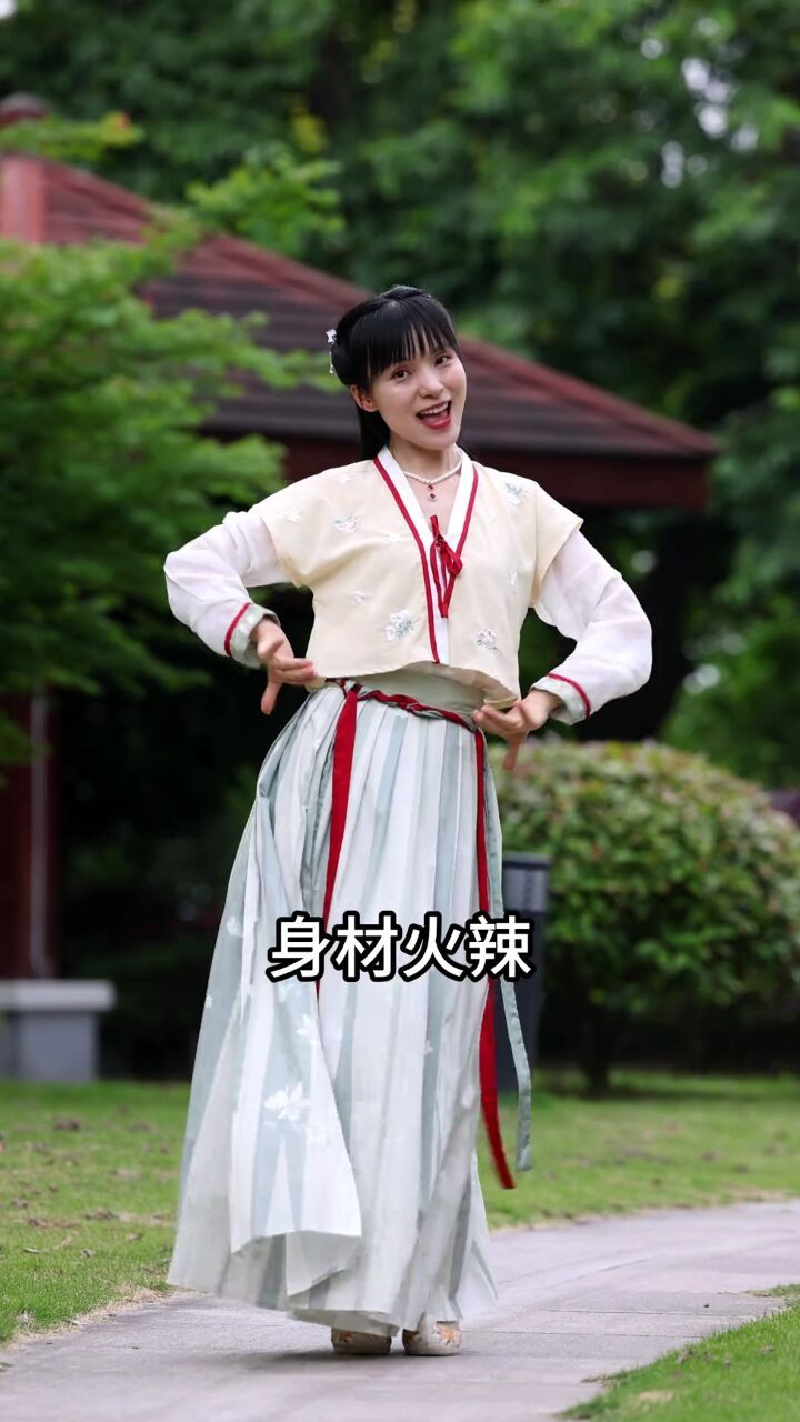 接地气的祝福送给妈妈,感恩母亲节,记得逗妈妈开心#母亲节#小一姐姐