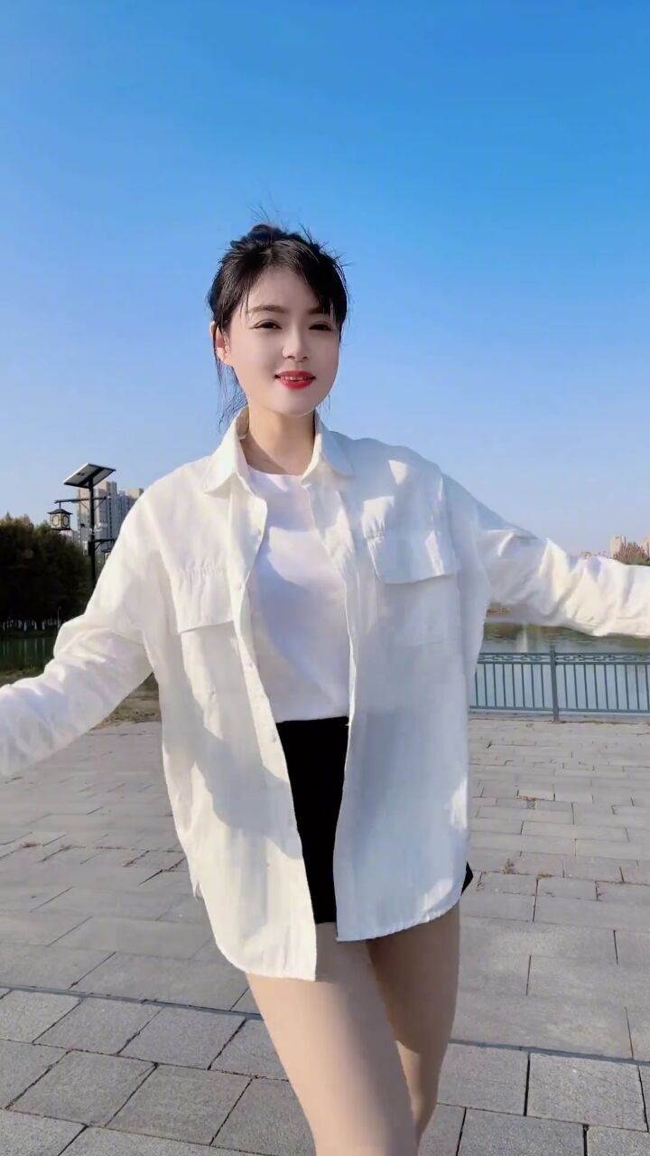 过,不瘦不高不漂亮,不美不潮不沾点温柔,这就是我 #爱笑女孩运气不差