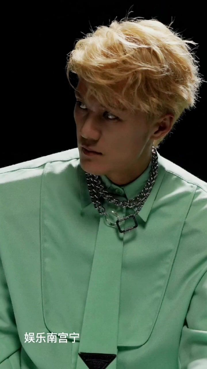 吴克群已经出道21年了,时间真的好快啊,《为你写诗》这首歌满满的回忆