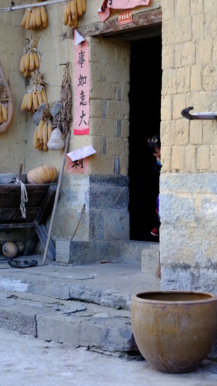 怀旧童年记忆 你还记得80年代乡村邮递员骑着二八大杠走街串巷送信送