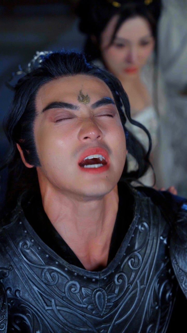 穿成魔尊的师尊后我叛变了