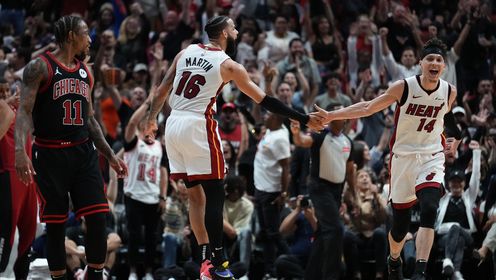 《TOP时刻》【原声】20日NBA五佳球 约维奇窒息追帽统治禁区 希罗脑后长眼神仙妙传