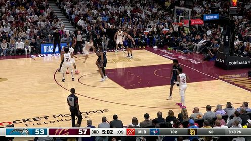 《NBA骑士》还得是你！米切尔突破一打三闪转腾挪丝滑拉杆打成2+1