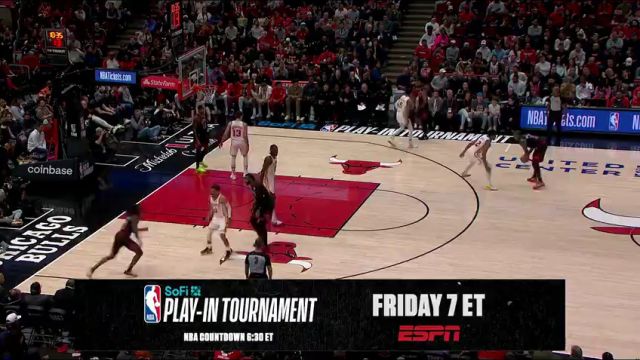 NBA附加赛：老鹰vs公牛第4节英文原声回放