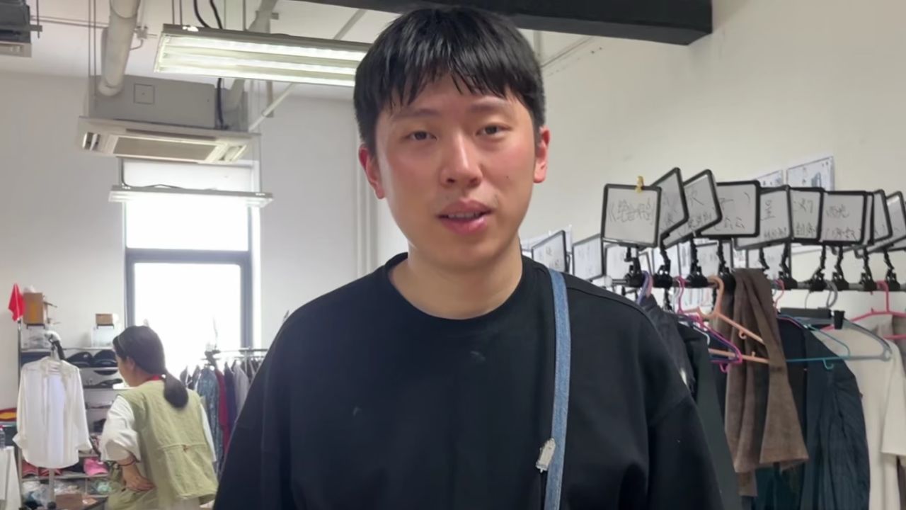 喜夜秘密花絮_花絮:龚英杰发贴纸,见者有份_综艺_高清完整版视频在线观看_腾讯视频
