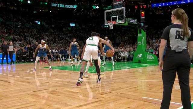 谁说我不打关键球！塔图姆最后时刻接管比赛 面对唐斯防守直接三分飙进