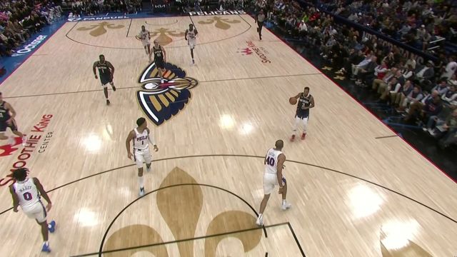 艺高人胆大！麦科勒姆持球杀内线 起跳妙传锡安上篮得手