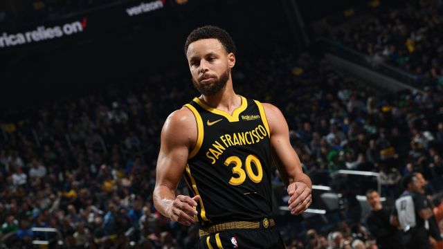 凯尔特人126-132勇士 库里33+6绝命三分带走胜利