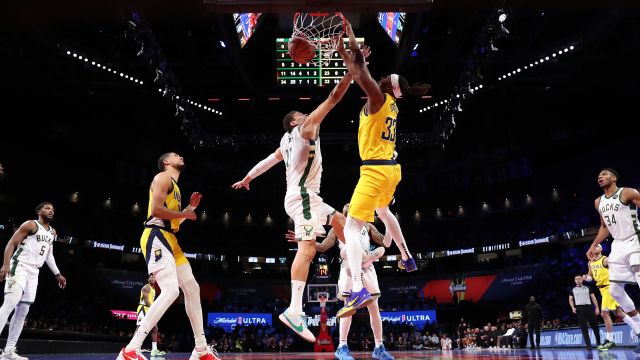 步行者vs雄鹿五佳球 特纳天神下凡隔扣大洛 哈利伯顿关键三分杀死比赛