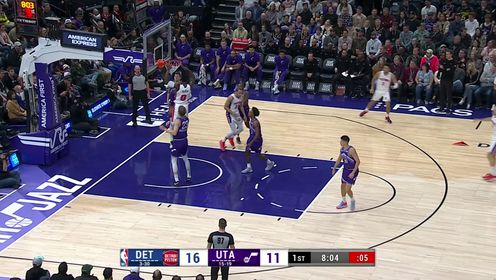 《NBA全场集锦》诺克斯东击西骗过防守 助攻杜伦原地起飞弹起扣篮