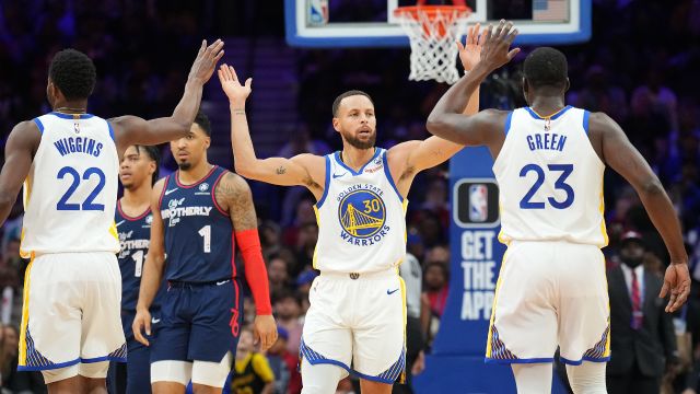 勇士127-104费城 勇士客场23分大胜赛季双杀76人