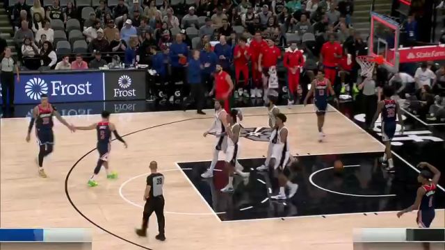 库兹马犹如旋转小陀螺 面对索汗翻身跳投压哨命中