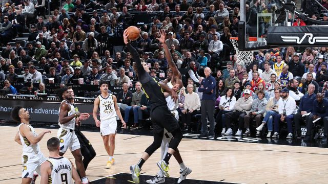 步行者vs爵士五佳球 马尔卡宁单臂空接砸扣势大力沉