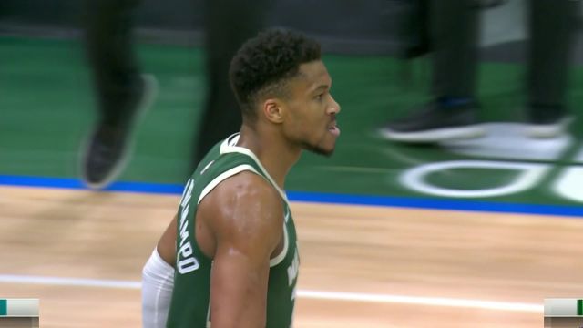 禁区如鱼得水！字母哥大鹏展翅飞身重扣势大力沉