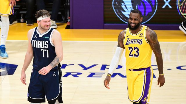 独行侠110-127湖人 詹眉合砍57分联手发力主场大胜独行侠