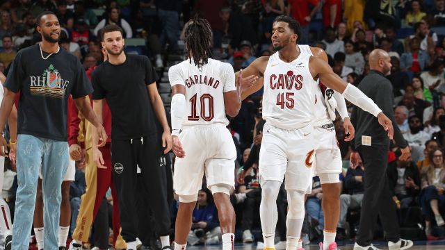 骑士116-95鹈鹕 加兰27+11骑士轻取鹈鹕