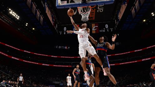 《NBA全场集锦》【原声】骑士110-100活塞 加兰神准三分助队射落对手